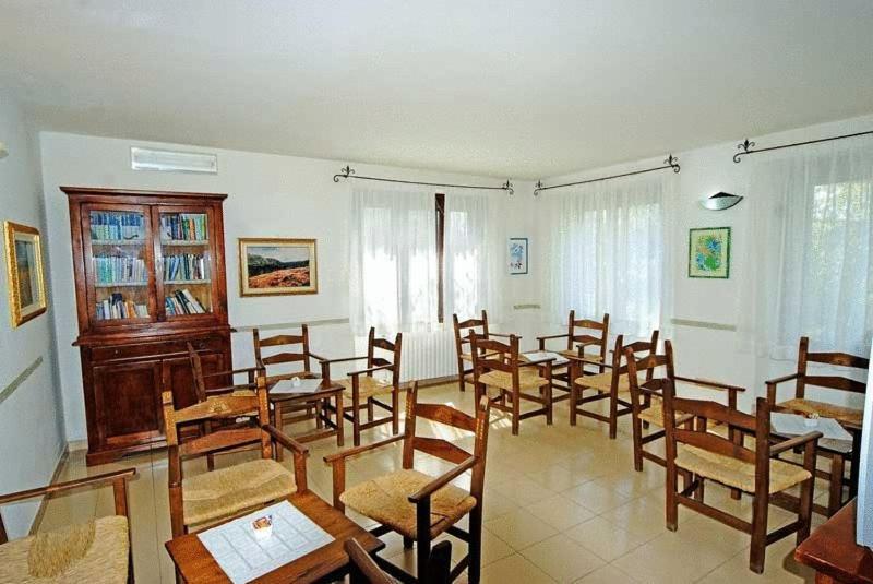 S'Enis Monte Maccione Hotel Олиена Екстериор снимка