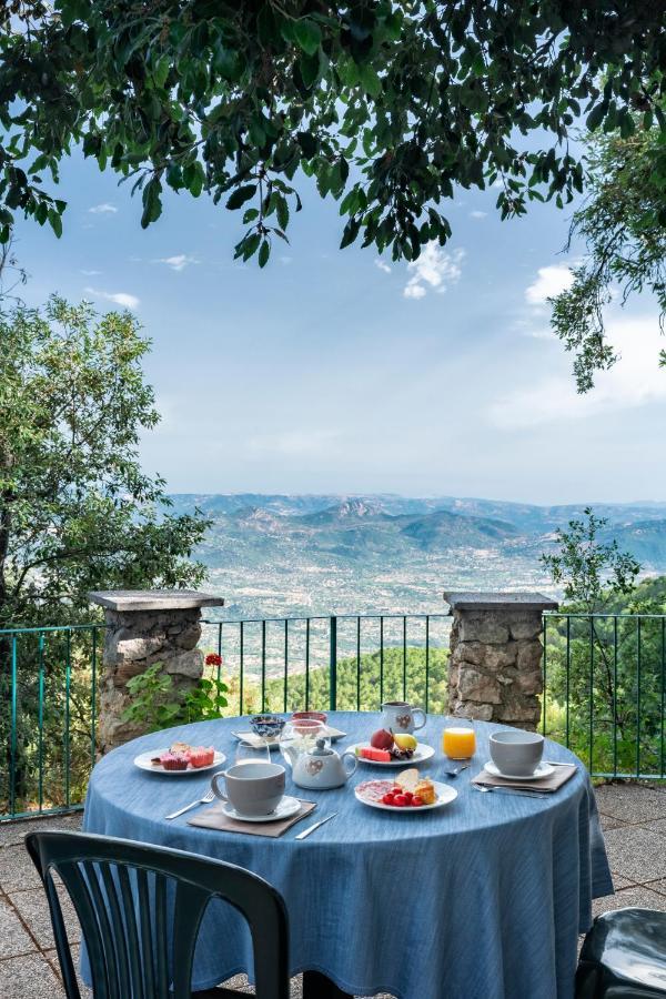 S'Enis Monte Maccione Hotel Олиена Екстериор снимка
