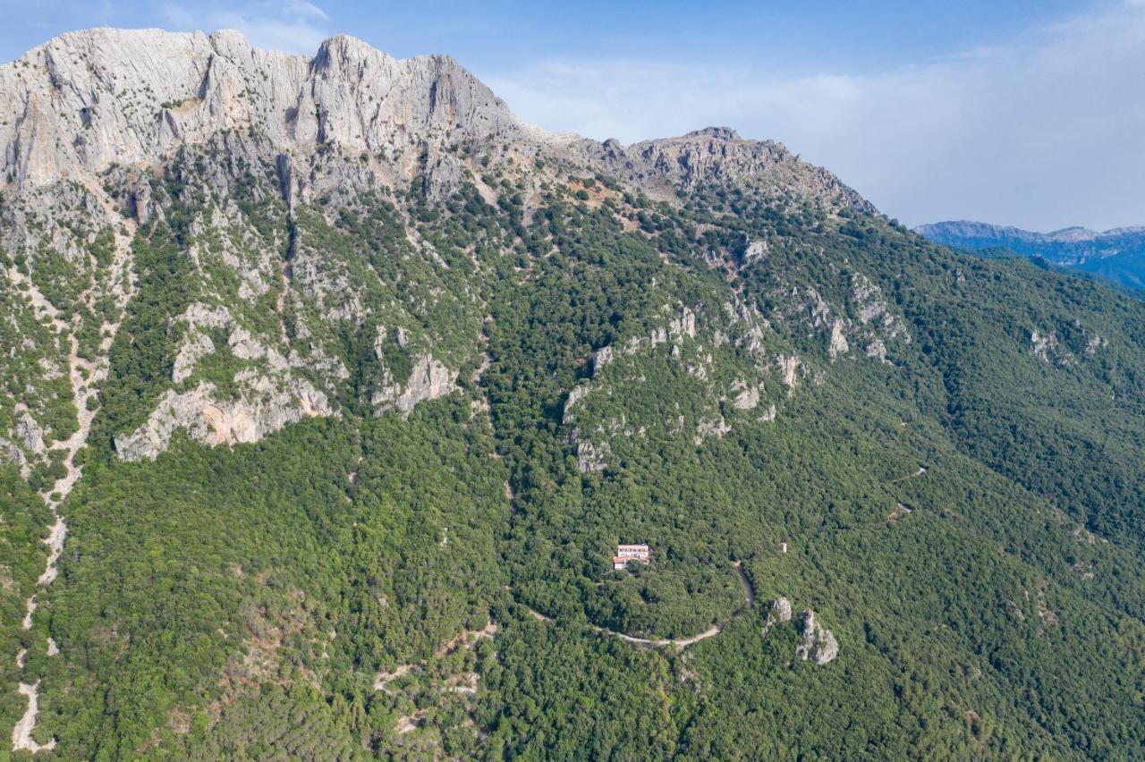 S'Enis Monte Maccione Hotel Олиена Екстериор снимка