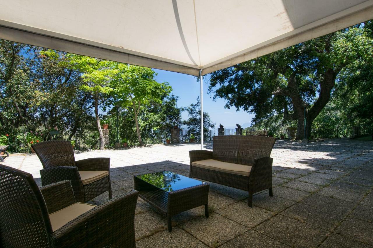 S'Enis Monte Maccione Hotel Олиена Екстериор снимка