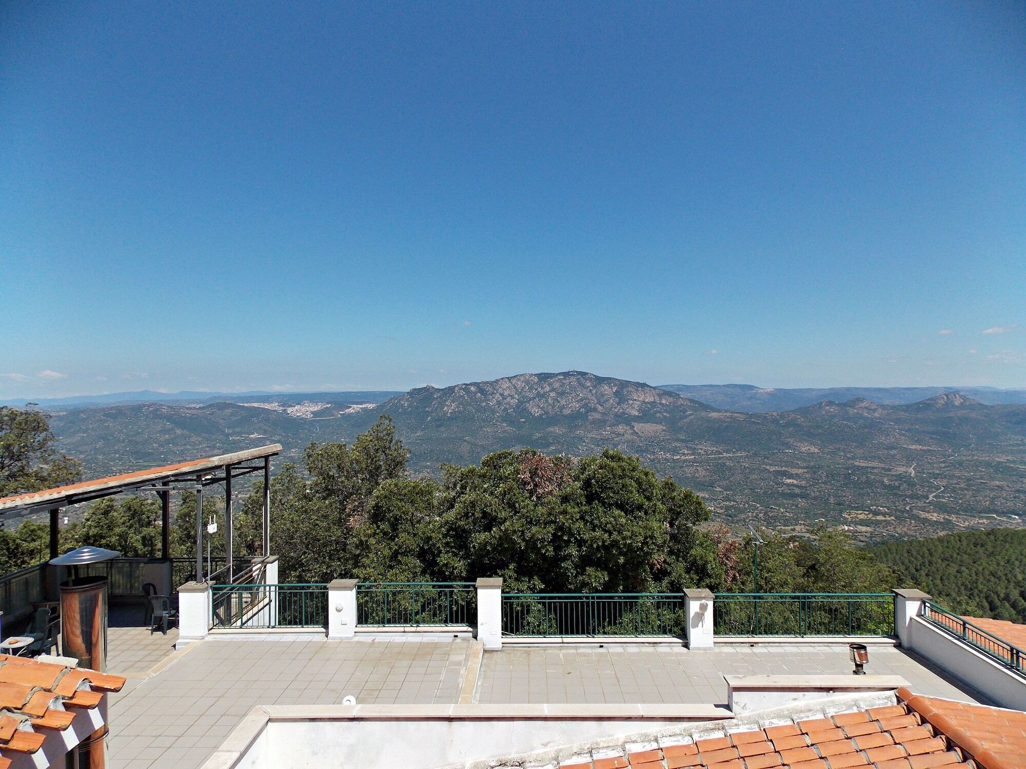 S'Enis Monte Maccione Hotel Олиена Екстериор снимка